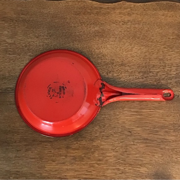Vintage Farmhouse Red Metal Skillet - Picture 4 of 5